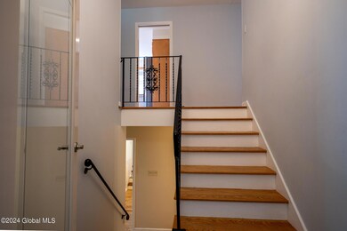 2268 Sweetbrier Rd, Schenectady, NY 12309 - photo 4