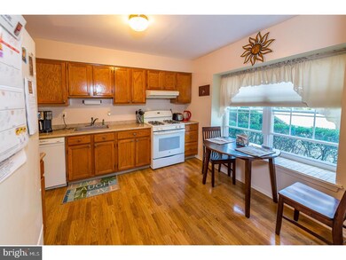 41 Beacon Ct, Trenton, NJ 08691 - photo 3