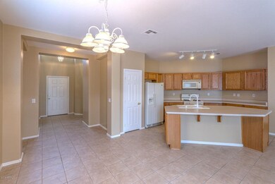 14841 W Desert Hills Dr-large-003-1-Kitc