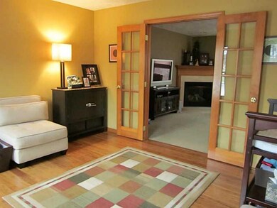 Living Room. New Bamboo floors and French Doors se