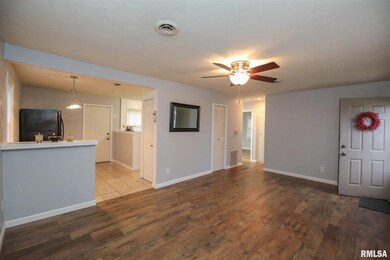 2711 W 71st St, Davenport, IA 52806 - photo 2