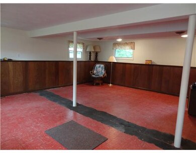 Den/Family/Great Room. very large family room , lo