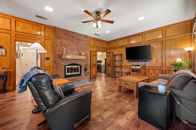 812 Shady Ln, Bedford, TX 76021 - photo 6