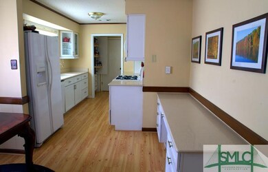Beautifully updated Kitchen.