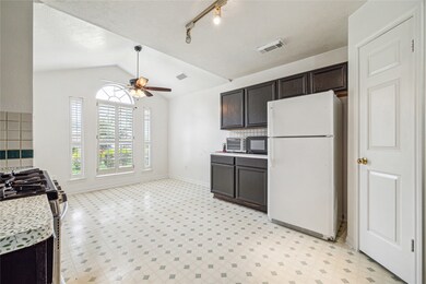 8411 Summertree Dr, Houston, TX 77040 - photo 7