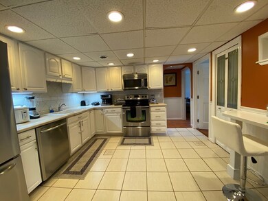 4 Shadowbrook Ln unit 30, Milford, MA 01757 - photo 3