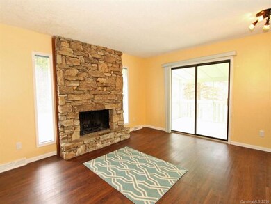 5 Apple Blossom Ln, Hendersonville, NC 28792 - photo 2