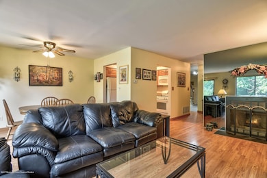 008_Living Room