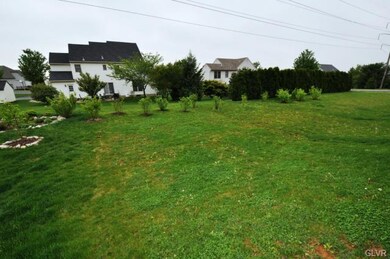 5470 Spring Ridge Dr W, Macungie, PA 18062 - photo 3