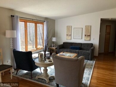 07 Living Room Main Level