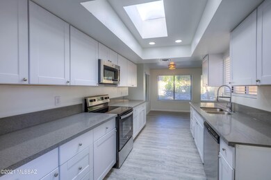 Remodeled Kitchen w/Quartz Counters