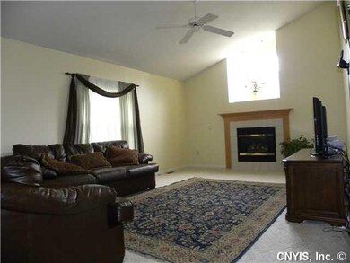 Great Room Spacious Family Room with Vaulted Ceili