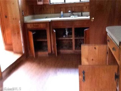 411 S Cedar Ave, Siler City, NC 27344 - photo 6