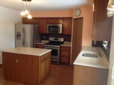 Kitchen. Quartz counters, easy close doors /drawer
