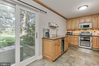 11646 Ivystone Ct, Reston, VA 20191 - photo 5