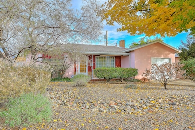 2924 Palomas Dr NE, Albuquerque, NM 87110 - photo 2