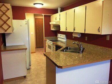 20145 Vikings Crest Loop NE unit 3-305, Poulsbo, WA 98370 - photo 5