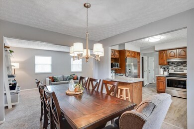 dining room/kitchen