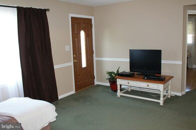 1202 Oakland Terrace Rd, Halethorpe, MD 21227 - photo 2