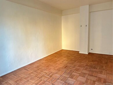 Parkchester unit ME, Bronx, NY 10462 - photo 3