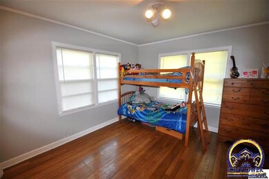 2045 SW Collins Ave, Topeka, KS 66604 - photo 6