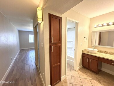 3825 E Camelback 10