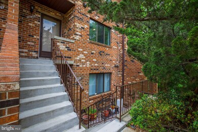 3834 Steppes Ct, Falls Church, VA 22041 - photo 2