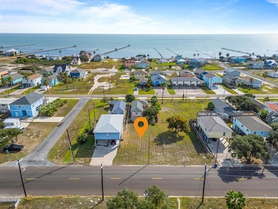 1308 S Church St, Rockport, TX 78382 - photo 4