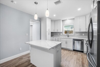 701 2nd St SE, Largo, FL 33771 - photo 7