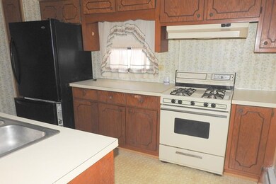 166 Monarch Dr, West Wareham, MA 02576 - photo 5