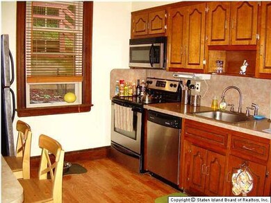 33 Rugby Ave, Staten Island, NY 10301 - photo 3