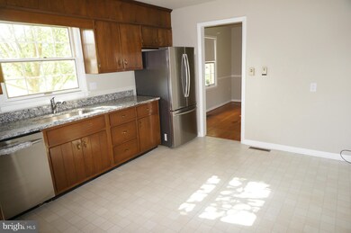 7932 Edgewood Farm Rd, Frederick, MD 21702 - photo 4