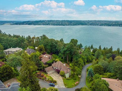 8182 W Mercer Way, Mercer Island, WA 98040 - photo 2