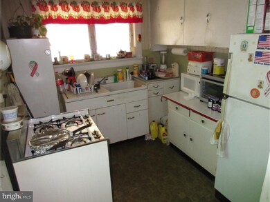 420 Locust St, Reading, PA 19604 - photo 4