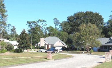 2713 Woodbreeze Dr, Cantonment, FL 32533 - photo 3