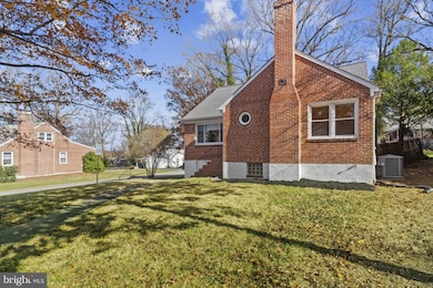 5709 Woodcrest Ave, Baltimore, MD 21215 - photo 4