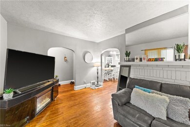 3435 Altamont Ave, Cleveland, OH 44118 - photo 3