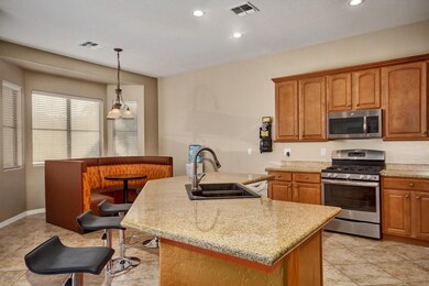 2 OPEN KITCHEN AND ISLAND