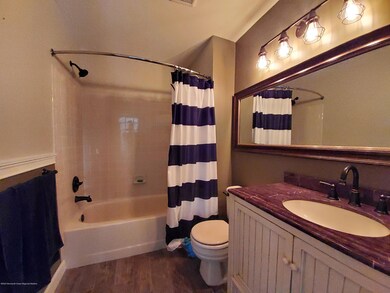 928 Magnolia M Bath