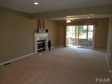 4543 N Thornhill Dr, Peoria, IL 61615 - photo 4
