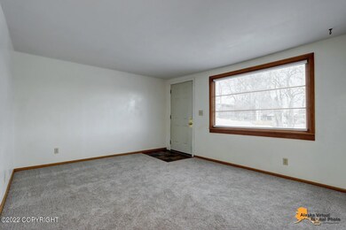 4207 Garfield St, Anchorage, AK 99503 - photo 6