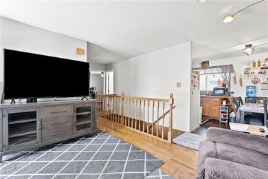 320 Holiday Dr, Lansing, KS 66043 - photo 5