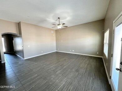 621 Guy Meyers, Socorro, TX 79927 - photo 5
