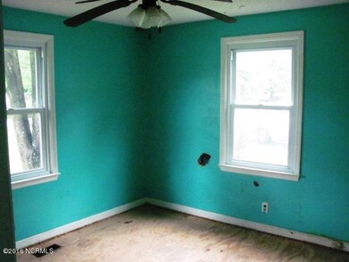 2912 Newport Master Bedroom
