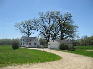 18284 Backbone Rd W, Princeton, IL 61356 - photo 3