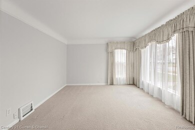 13683 Wesley St, Southgate, MI 48195 - photo 4