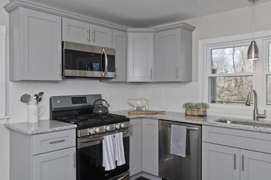 90 Darling St, Indian Orchard, MA 01151 - photo 3