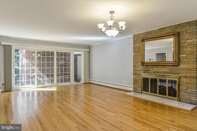 8903 Southwick St, Fairfax, VA 22031 - photo 4