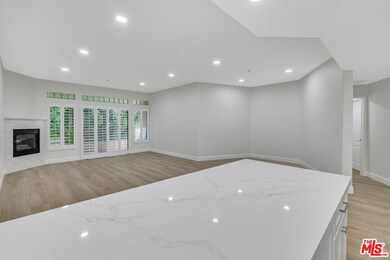 4477 Woodman Ave unit 207, Sherman Oaks, CA 91423 - photo 2