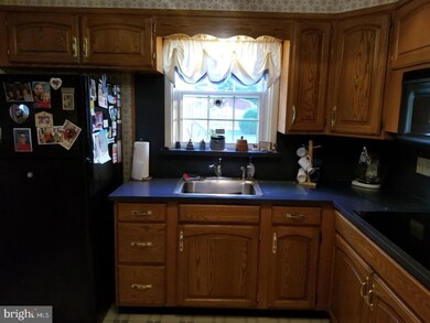 4002 Crestline Dr, Reading, PA 19606 - photo 7